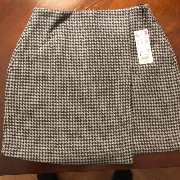 Uniqlo Dresses & Skirts - Uniqlo WOMEN WOOL-BLEND WRAP MINI SKIRT